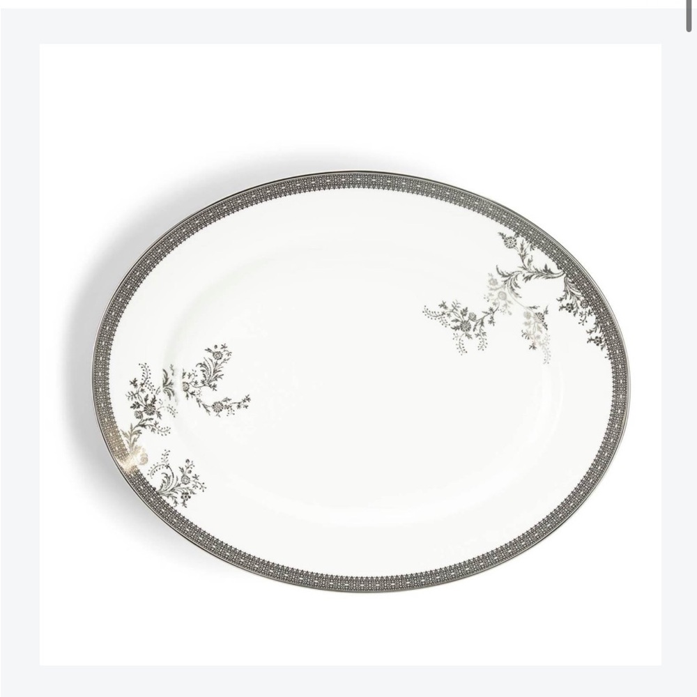 Wedgwood Vera Wang Vera Lace 13.7 x 11 Serving platter Bone China